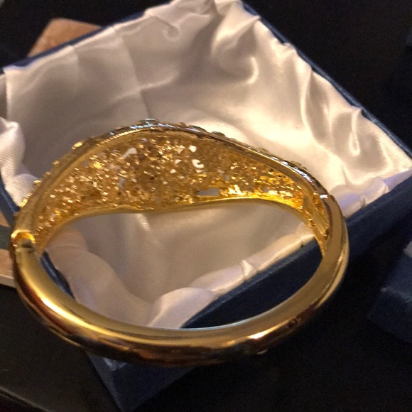 Blue and white Austrian Crystal Enameled Bangle - Picture 3 of 7